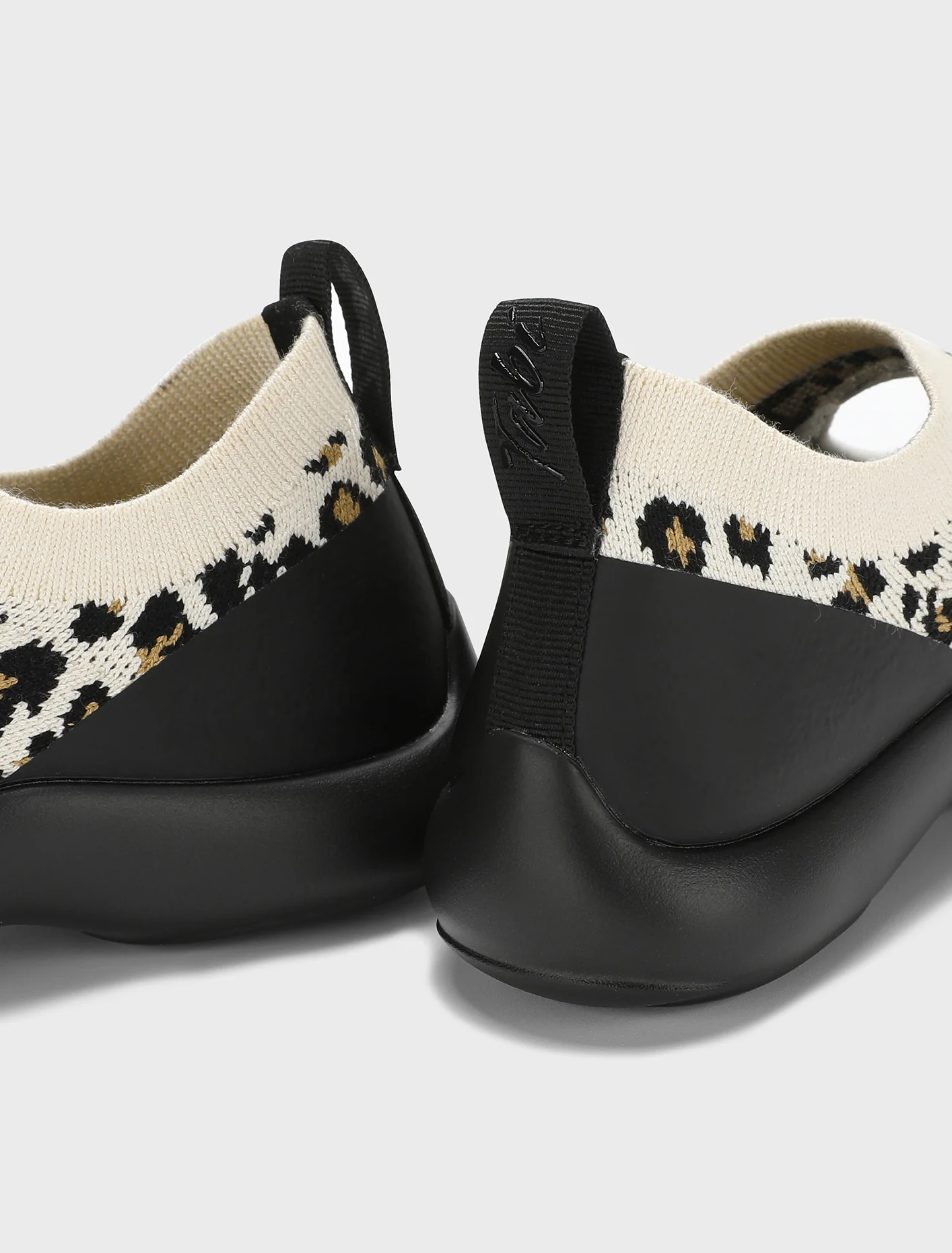 Tabi Sandal Men - White Leopard - Image 6