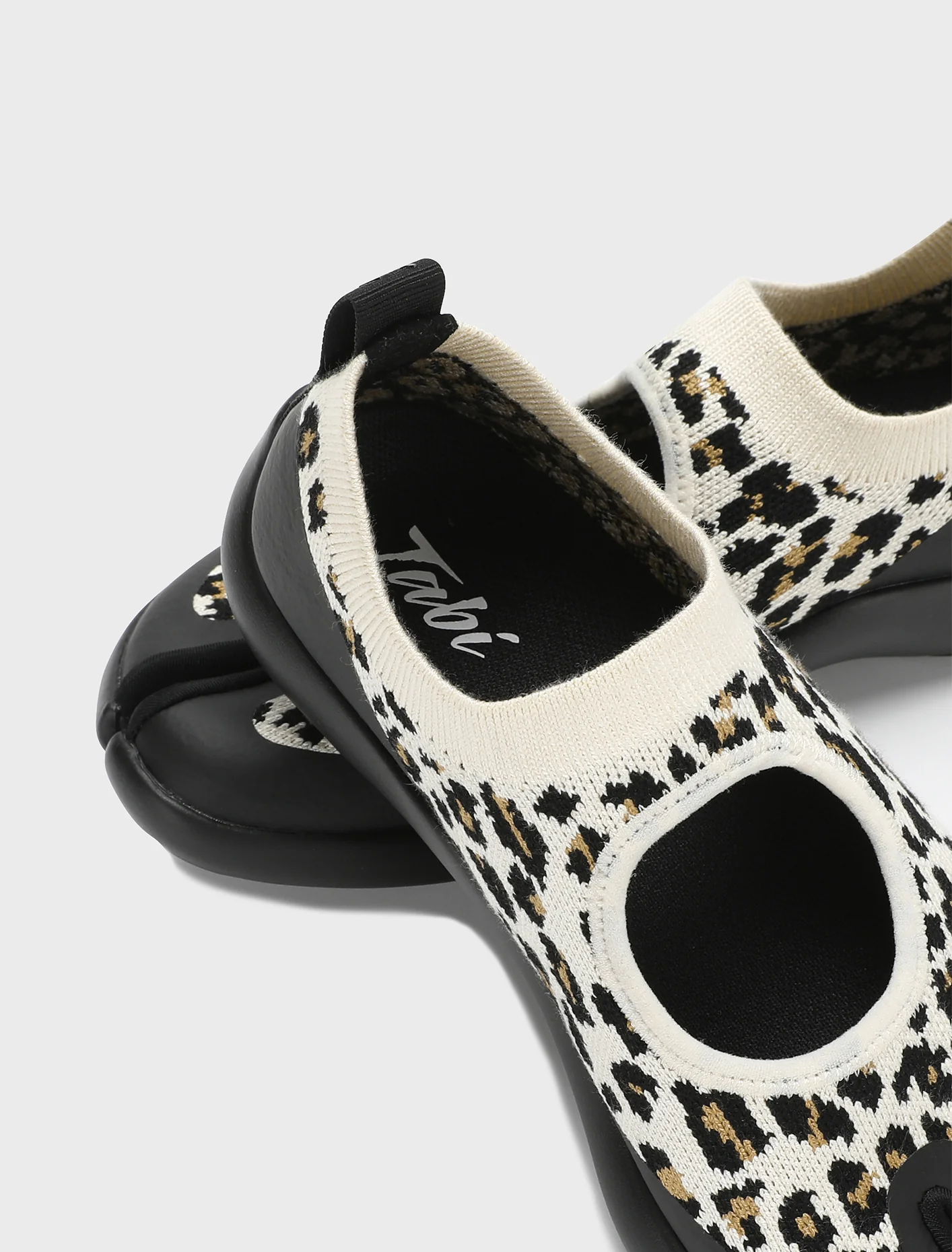 Tabi Sandal Women - White Leopard - Image 5